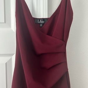 Lulu long burgundy dress with slit